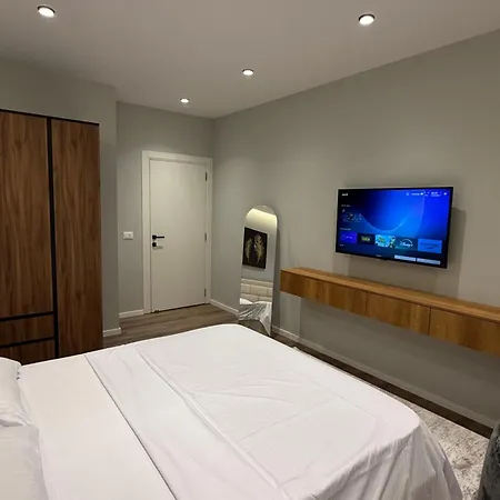 아파트 Luxe Aura 티라나