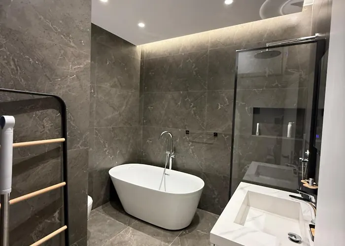 Luxe Aura 아파트 *