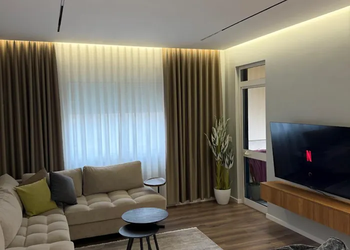 Luxe Aura Тирана